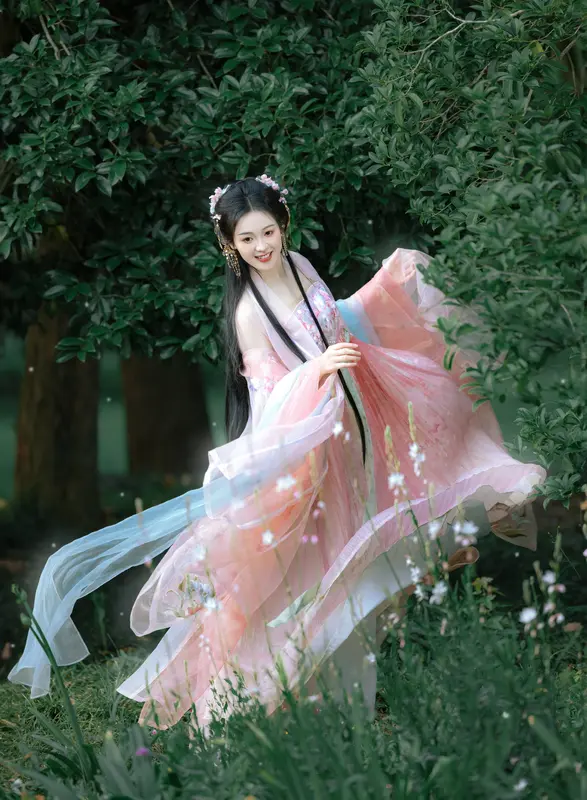 [YITUYU艺图语]2025.01.29 春日的风 媛媛 15